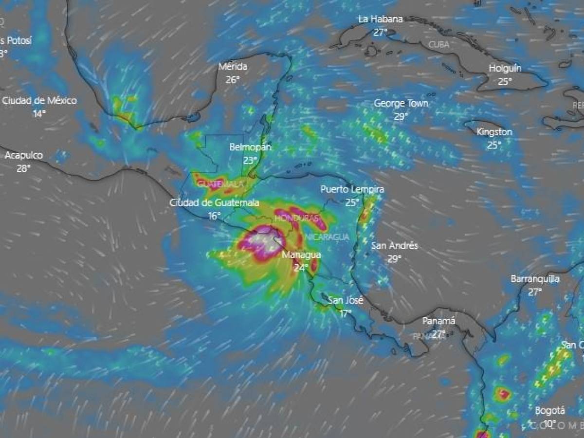 Tormenta Julia llega al Pacífico, El Salvador y Guatemala en alerta