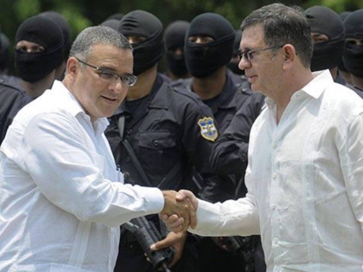 Condenan a expresidente salvadoreño Mauricio Funes y exministro por la tregua con pandillas