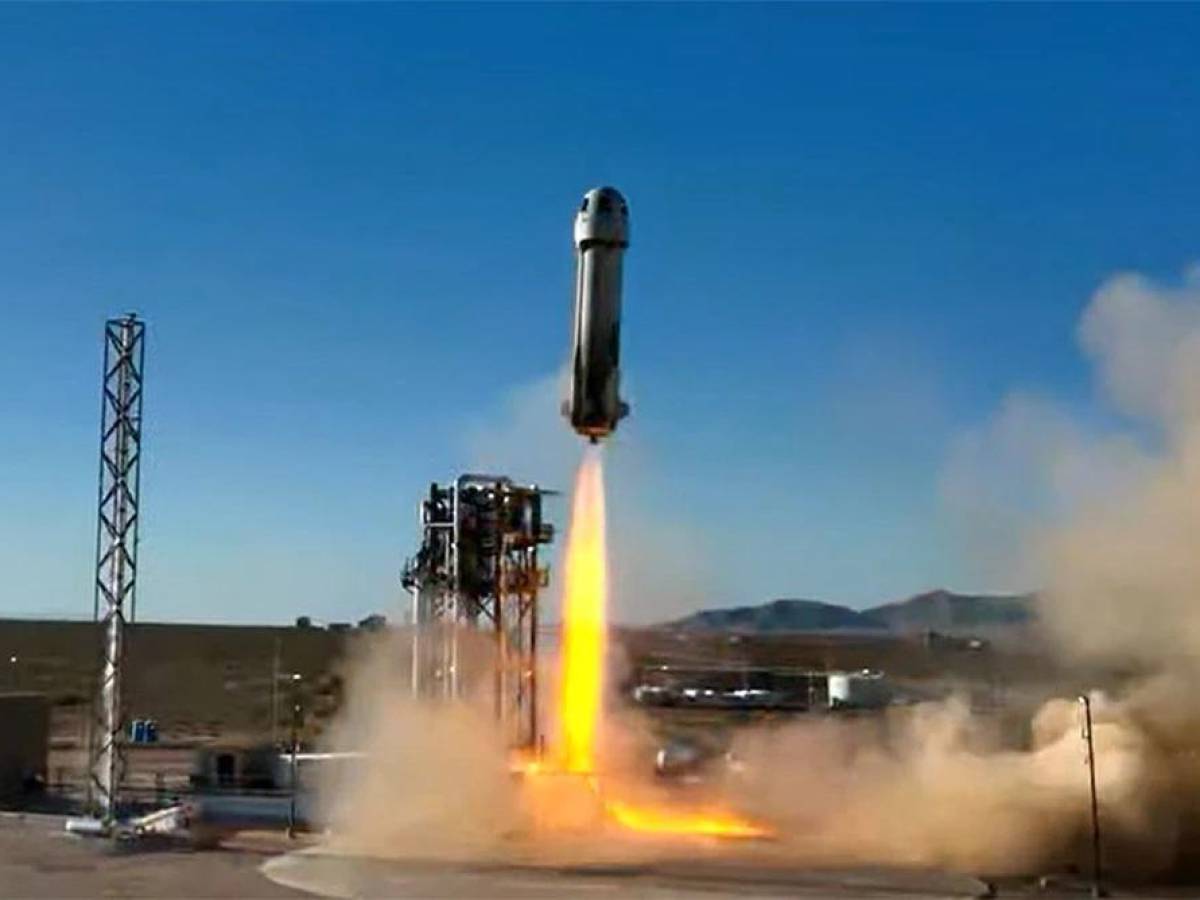 Blue Origin realiza con éxito su cuarto vuelo tripulado a la última frontera