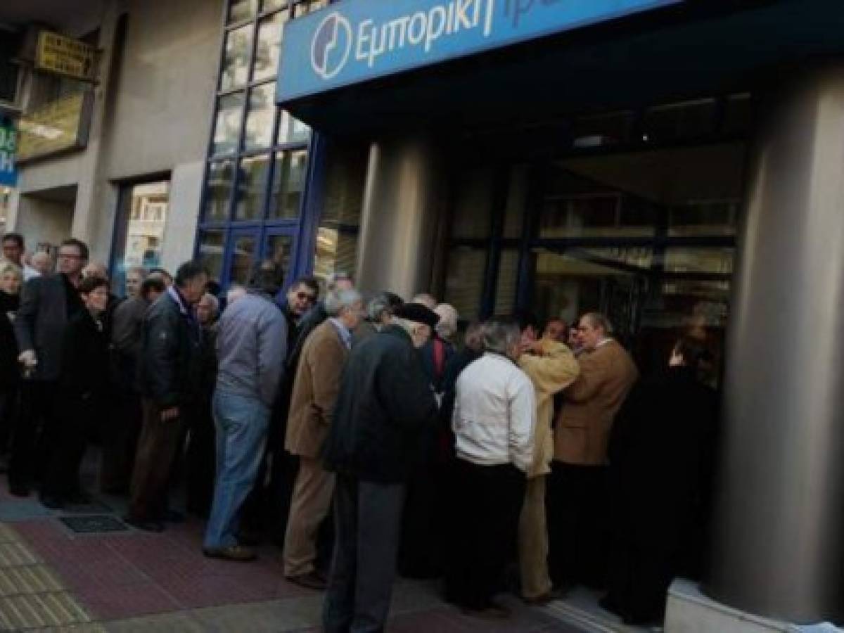 Grecia vive su primer día de corralito