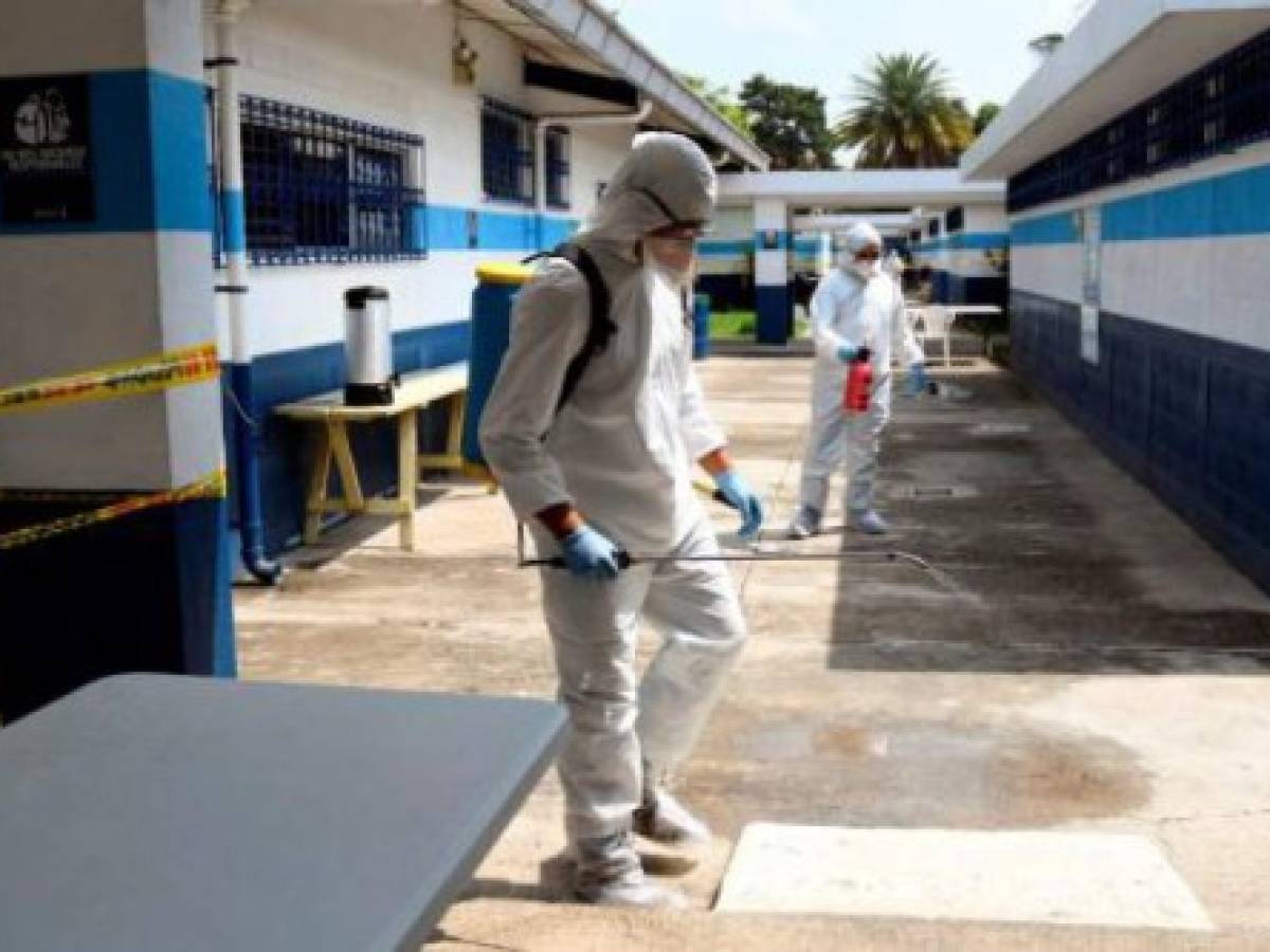 Guatemala flexibiliza confinamiento para frenar pandemia