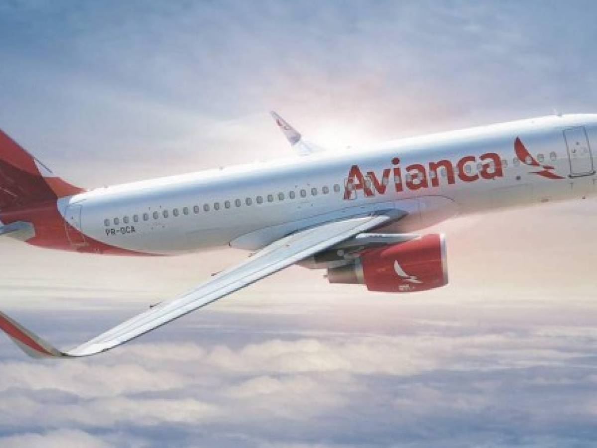 Gigantes aéreos seducen a Avianca