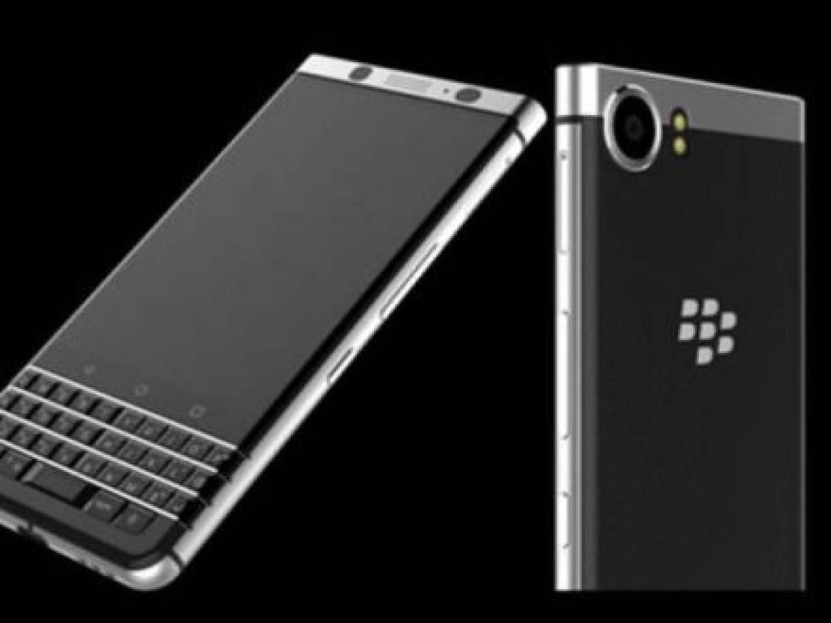 Alcatel/TCL revive el teclado físico del BlackBerry