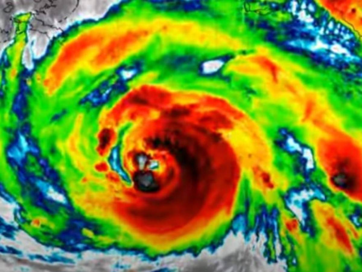 EEUU: Evacuaciones y miedo cuando se aproxima huracán Ida de categoría 4