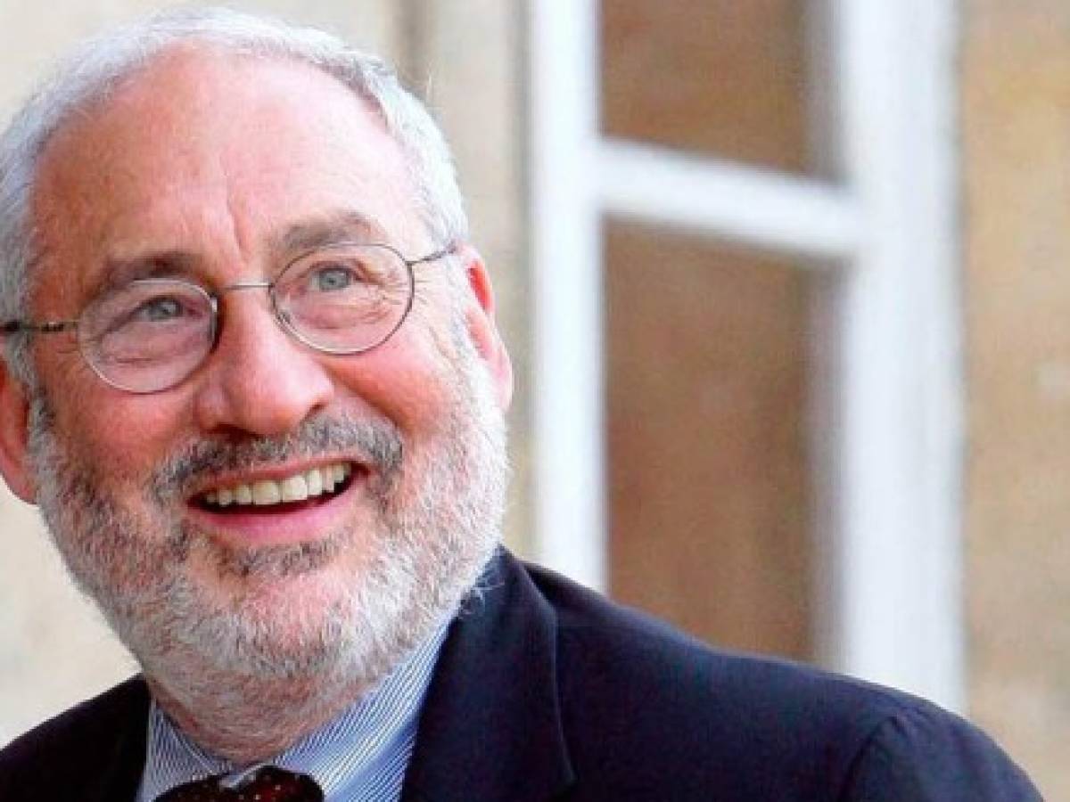 Trump no tiene una política económica: Stiglitz