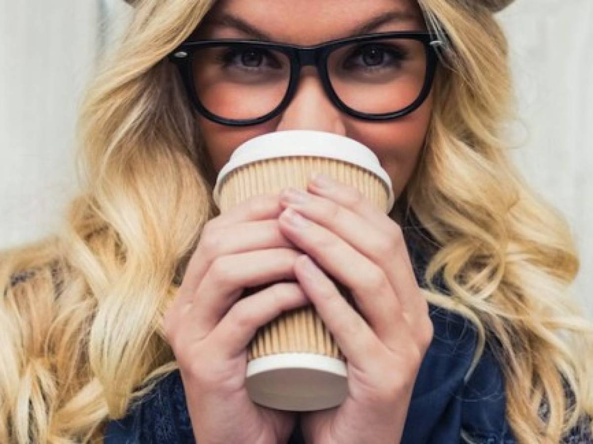 Los millennials gastan más en comprar café que en invertir en su retiro