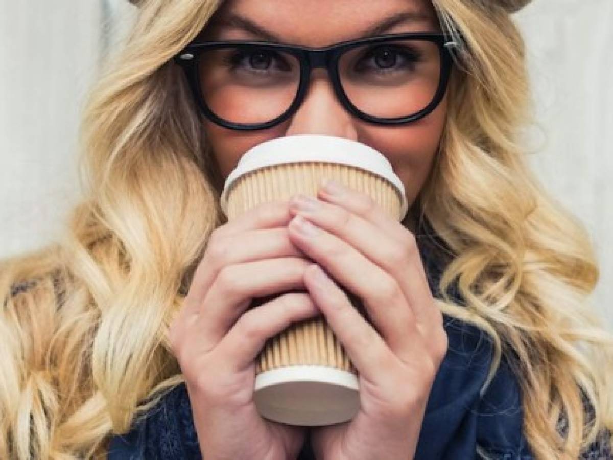 Los millennials gastan más en comprar café que en invertir en su retiro