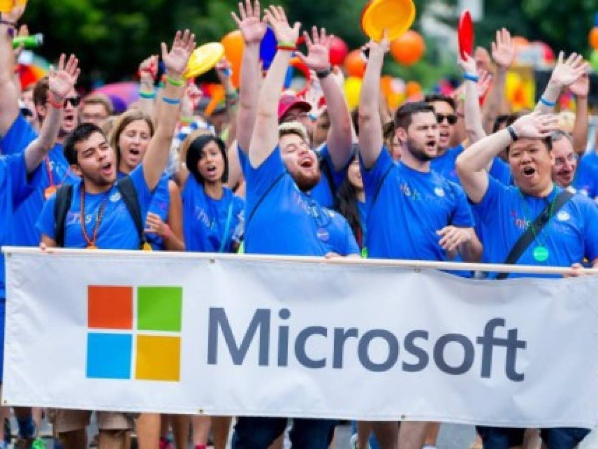 Microsoft, la única de la 'vieja guardia' que supera la burbuja 'puntocom'
