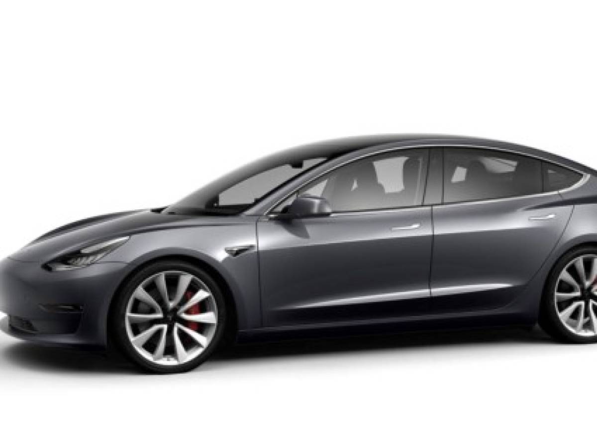 Tesla se enfrenta a Porsche para ver quién tiene el auto eléctrico más rápido