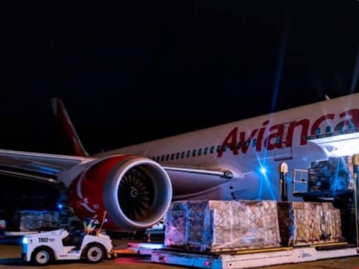 Avianca confirma uso de aviones de pasajeros para transportar carga