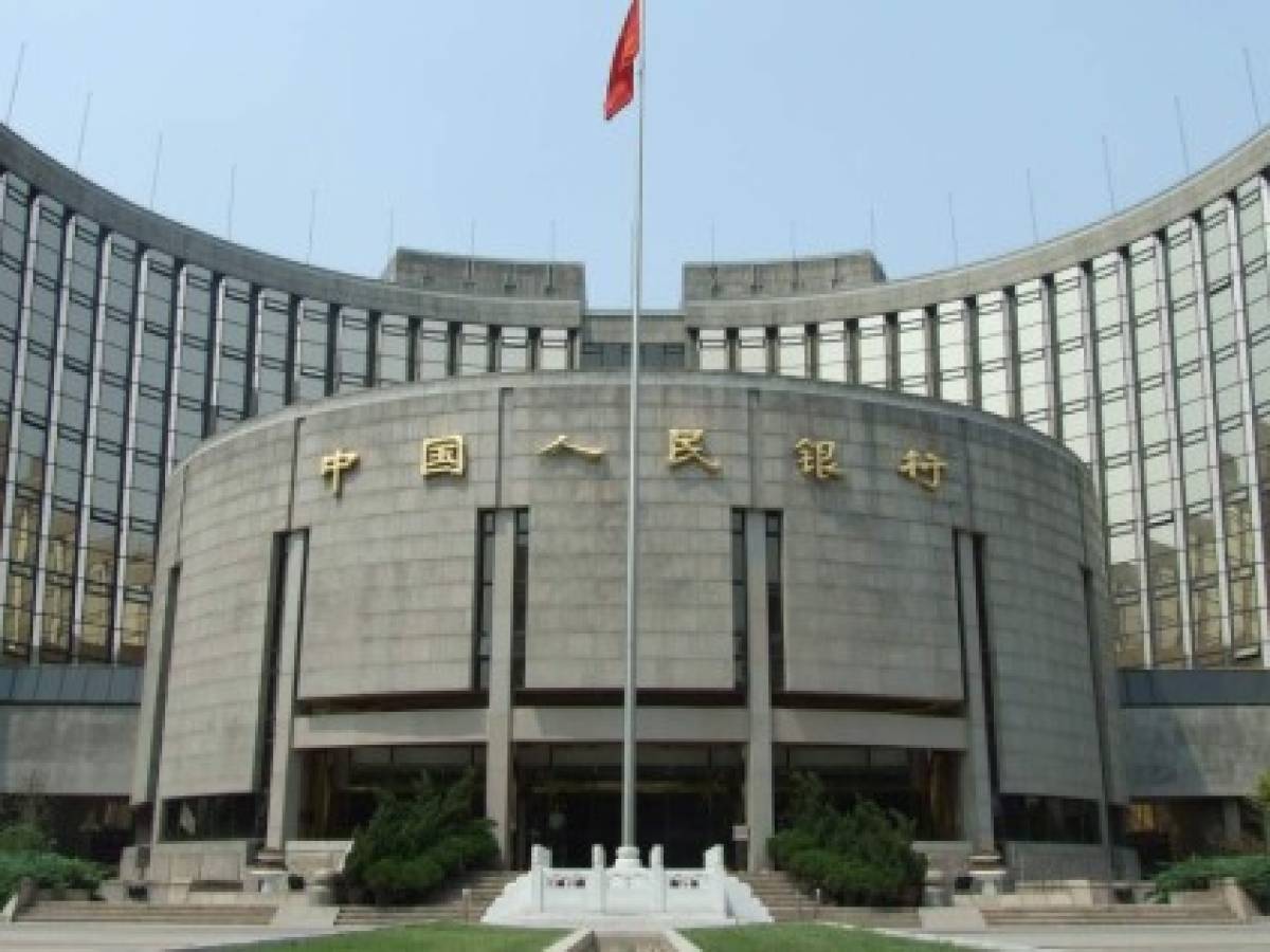 Alerta en China: Central interviene para frenar crisis bursátil