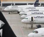 <i>Según Lufthansa, los vuelos cancelados son rutas no rentables desde los aeropuertos de Fráncfort y Múnich. (Foto:EFE)</i>