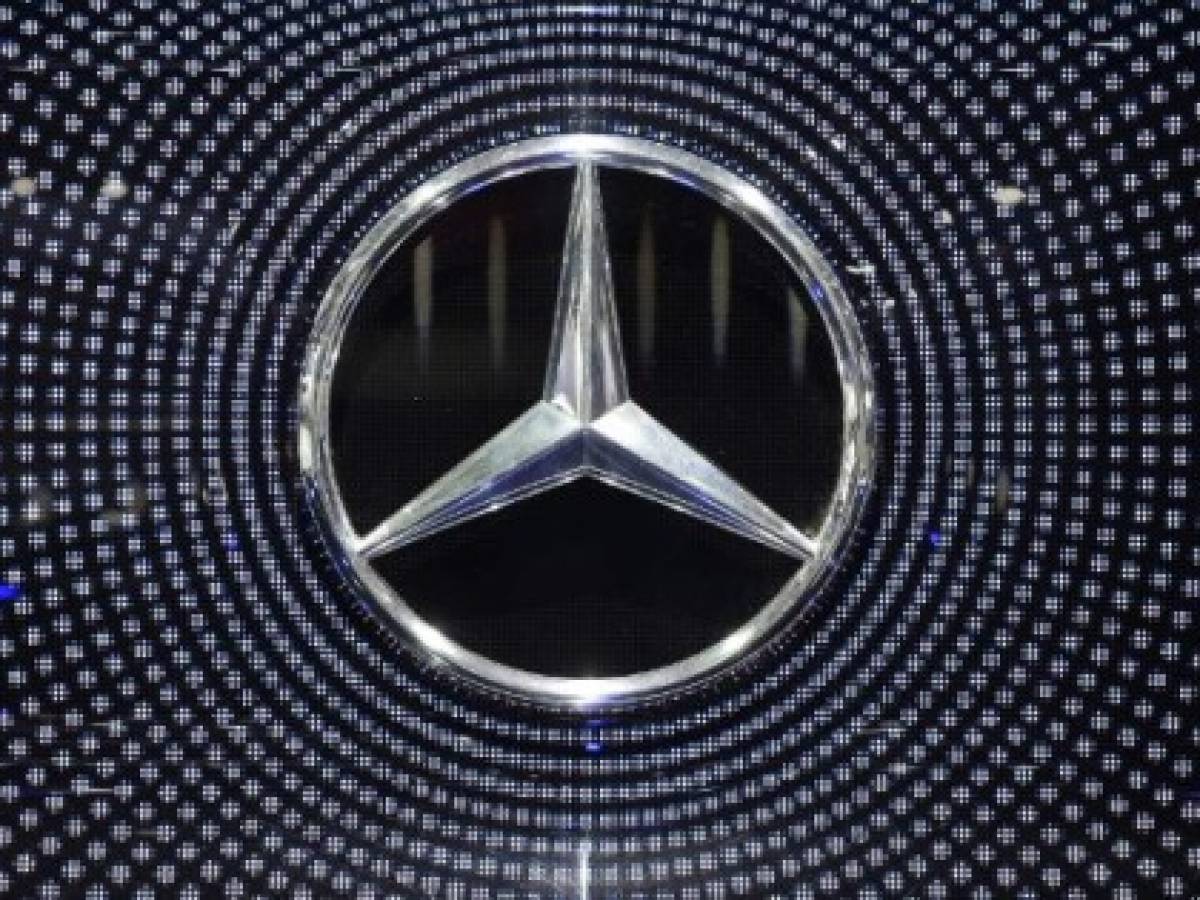 Berlín ordena retirar 774.000 vehículos diésel de Daimler en Europa