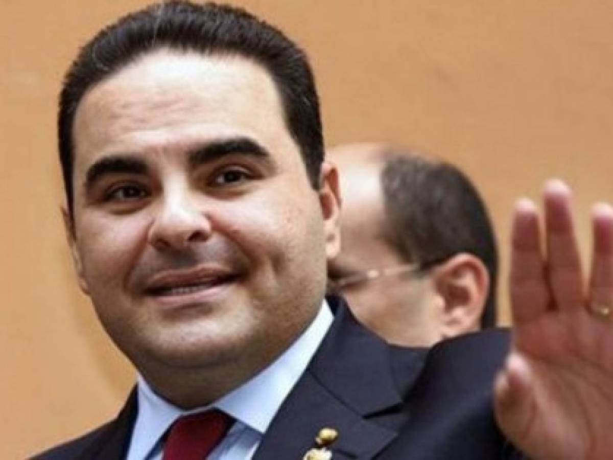 El Salvador: Congelan bienes de ex presidente Saca