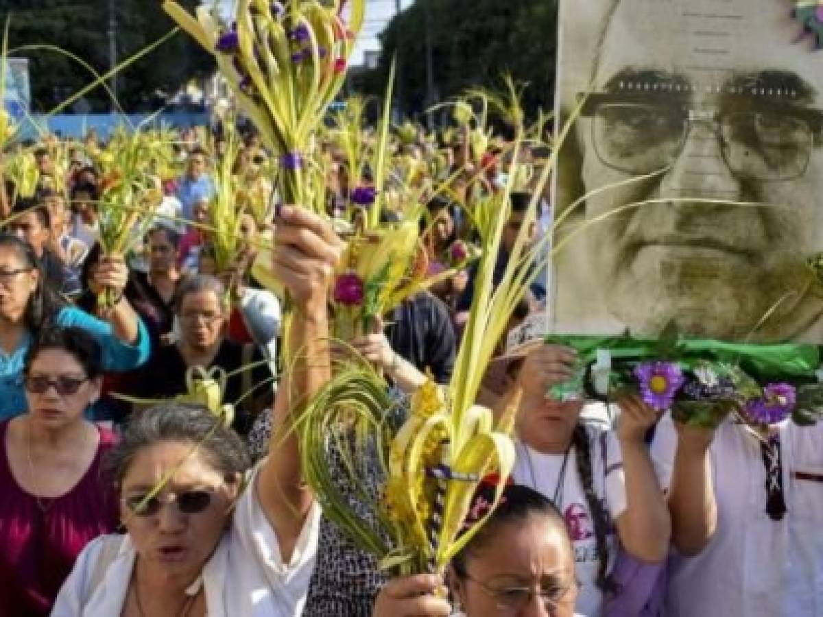 El Salvador celebra próxima canonización de monseñor Romero en Roma