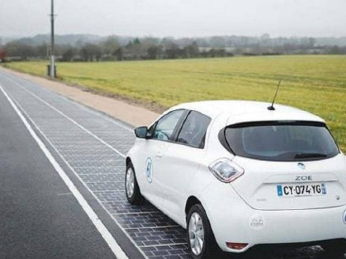 Francia inaugura la primera 'carretera solar' del mundo