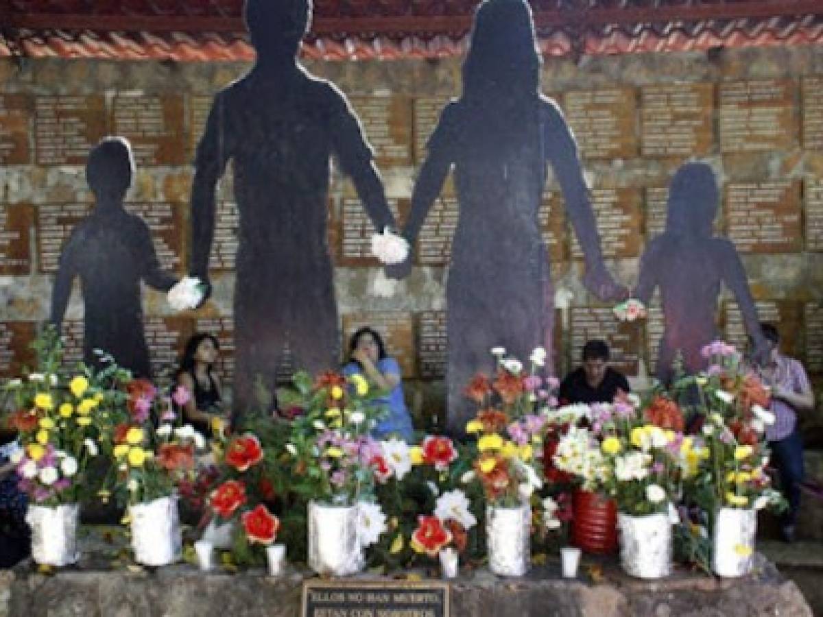 EEUU entrega a la justicia salvadoreña documentos desclasificados de masacre en El Mozote