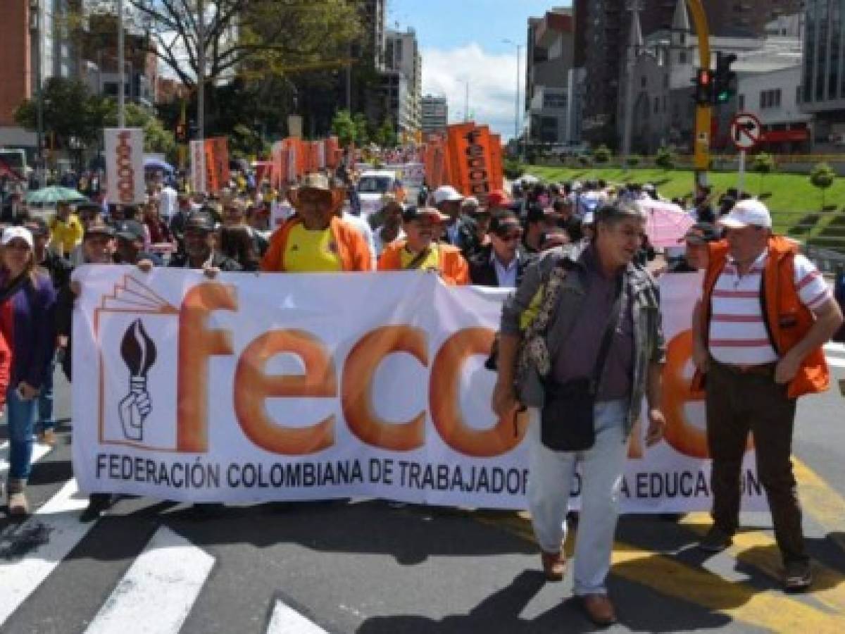Paro nacional en Colombia; marchas opositoras en Ecuador