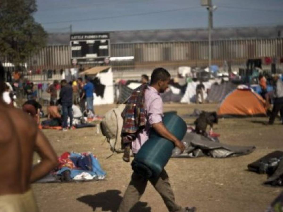 Colarse a EEUU o quedarse en México: la disyuntiva de la caravana migrante