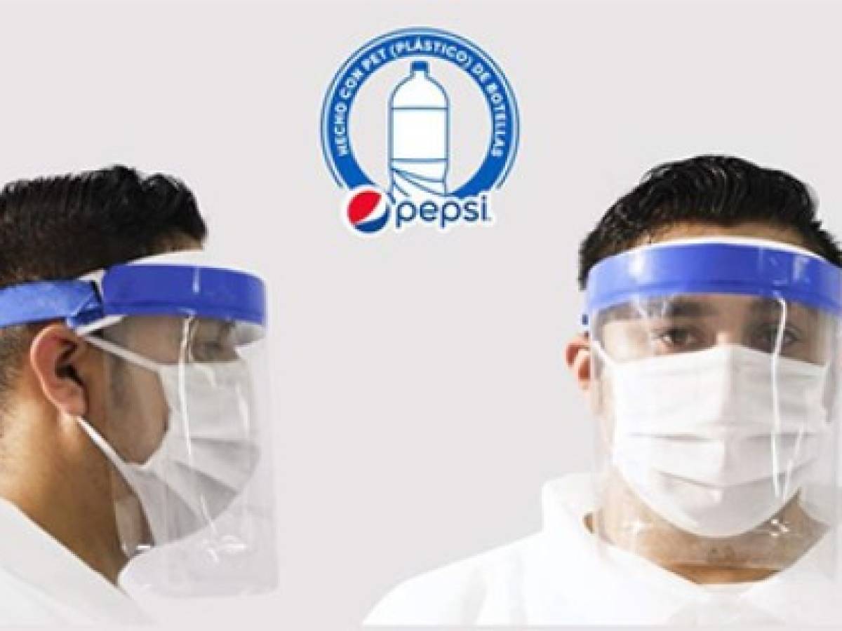 CBC transforma sus envases de Pepsi en mascarillas