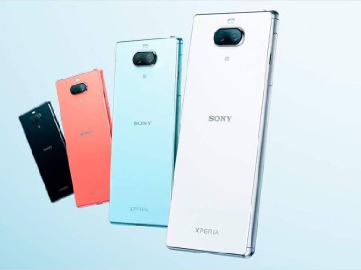 Sony presenta el Xperia 8 con pantalla panorámica 21:9 y doble cámara trasera