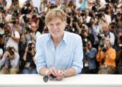 Desde su primera aparición televisiva con 24 años, Redford luchó sin descanso para quitarse la etiqueta de 'guapo' a través de un trabajo serio y comprometido como actor y director, pero la adoración por su belleza le acompañó hasta el final. EFE/EPA/SEBASTIEN NOGIER