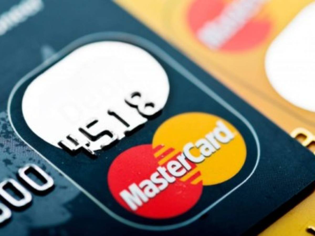 Cuba da luz verde a las tarjetas MasterCard en cajeros automáticos habaneros