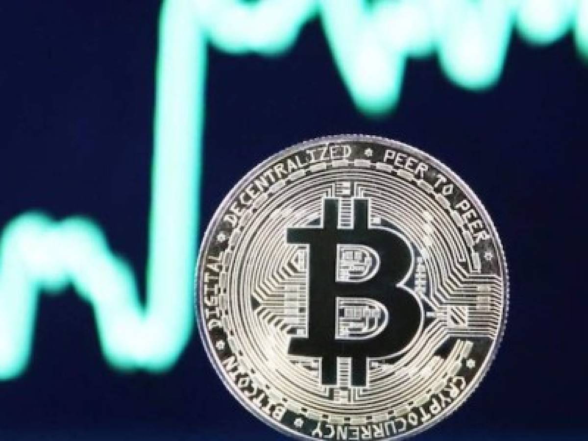Bitcoin se acerca a su mayor nivel en 6 meses ante el lanzamiento de un ETF