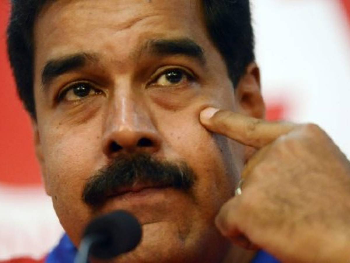 Maduro amenaza con lanzarse 'militarmente' si triunfa la oposición