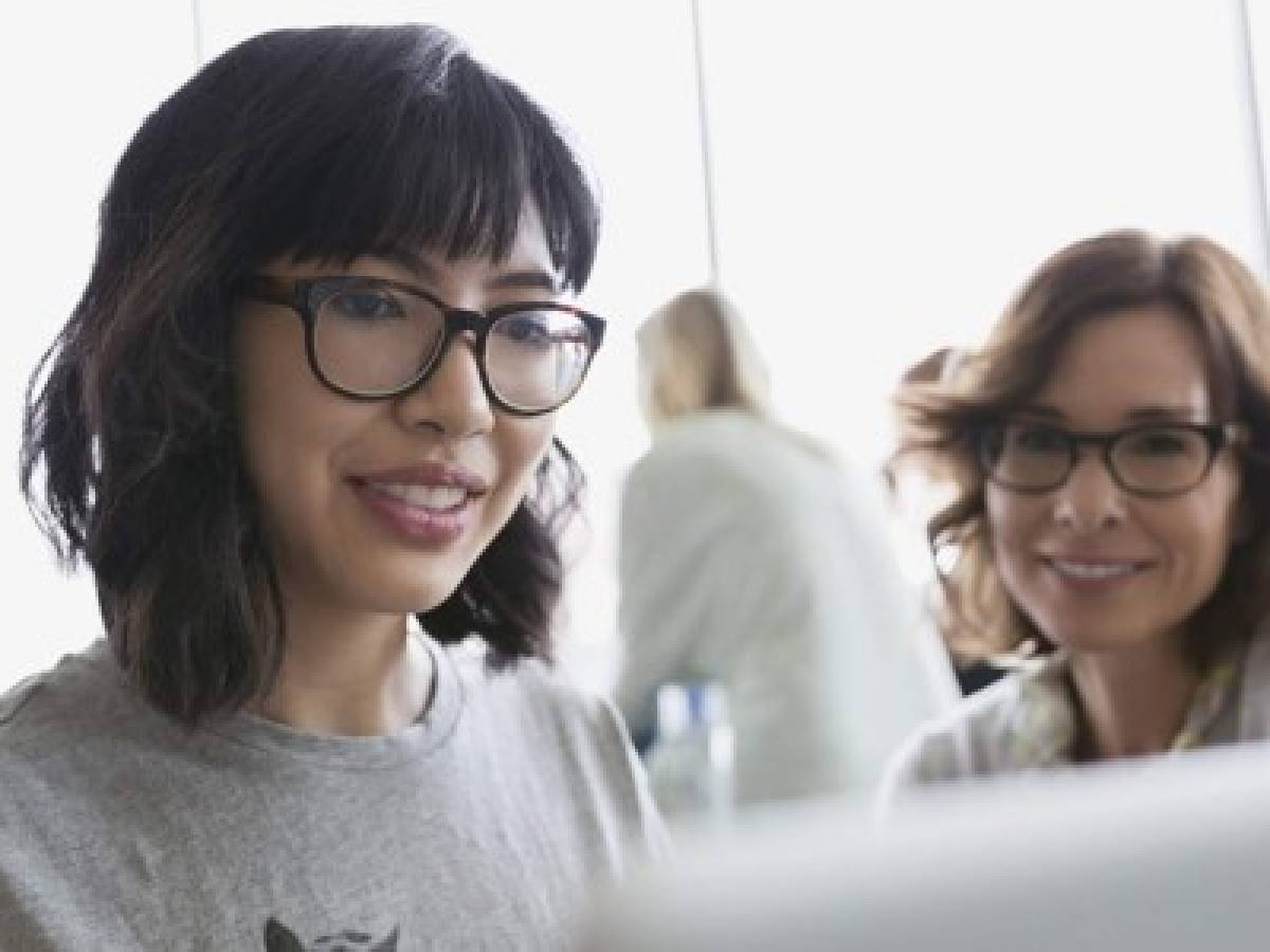 OIT: Las mujeres en puestos directivos contribuyen a aumentar el rendimiento empresarial