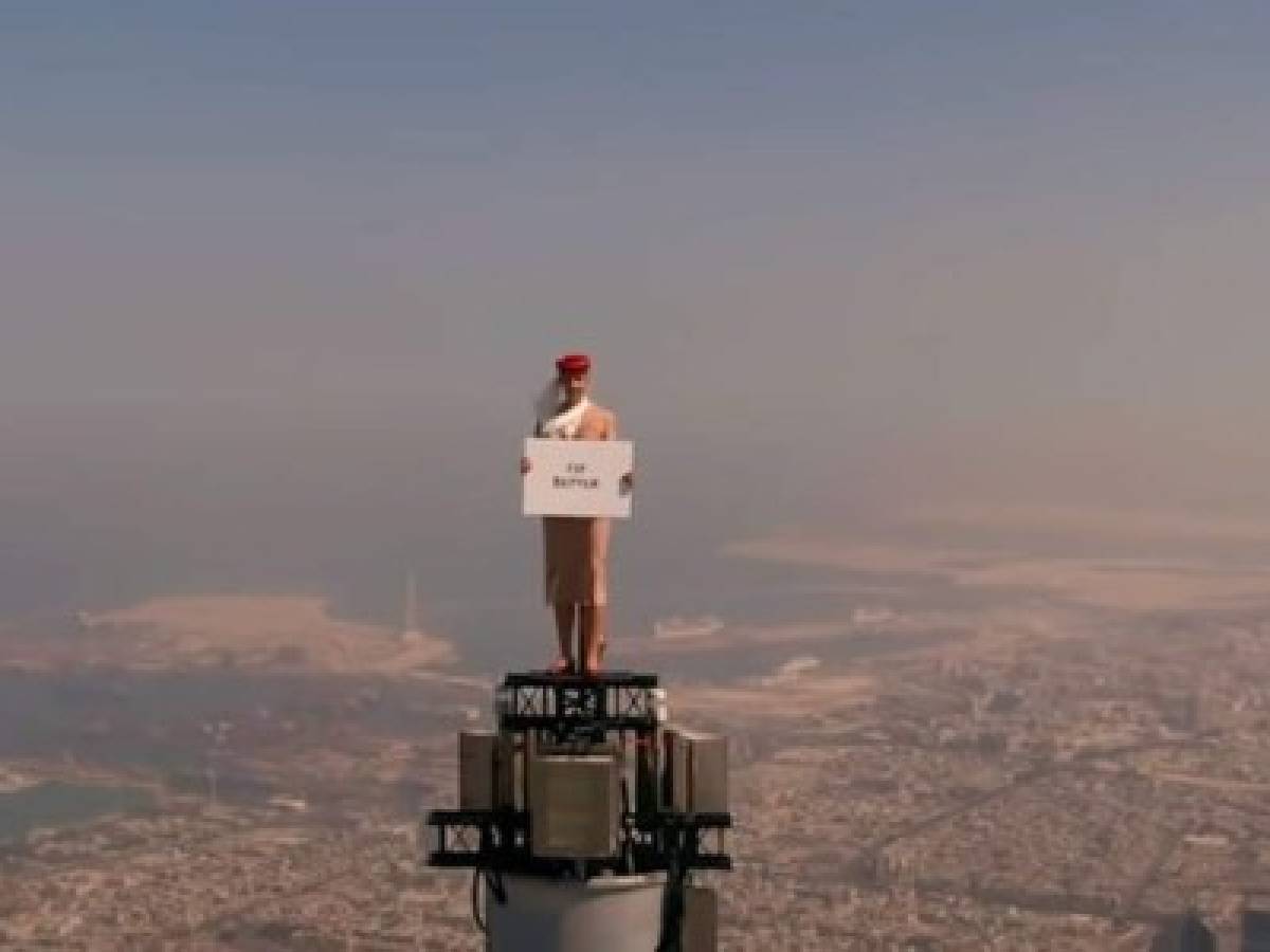 Emirates Airlines sorprende a todos con comercial en la cima del Mundo