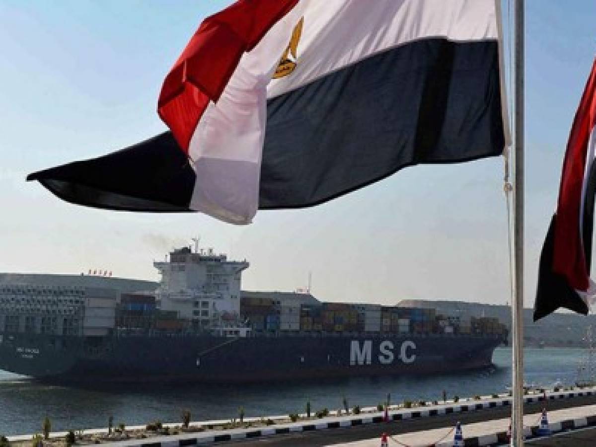 Panamá minimiza competencia del ampliado Canal de Suez