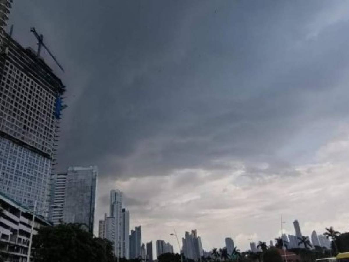 Panamá experimenta nube de dióxido de azufre y polvo del Sahara