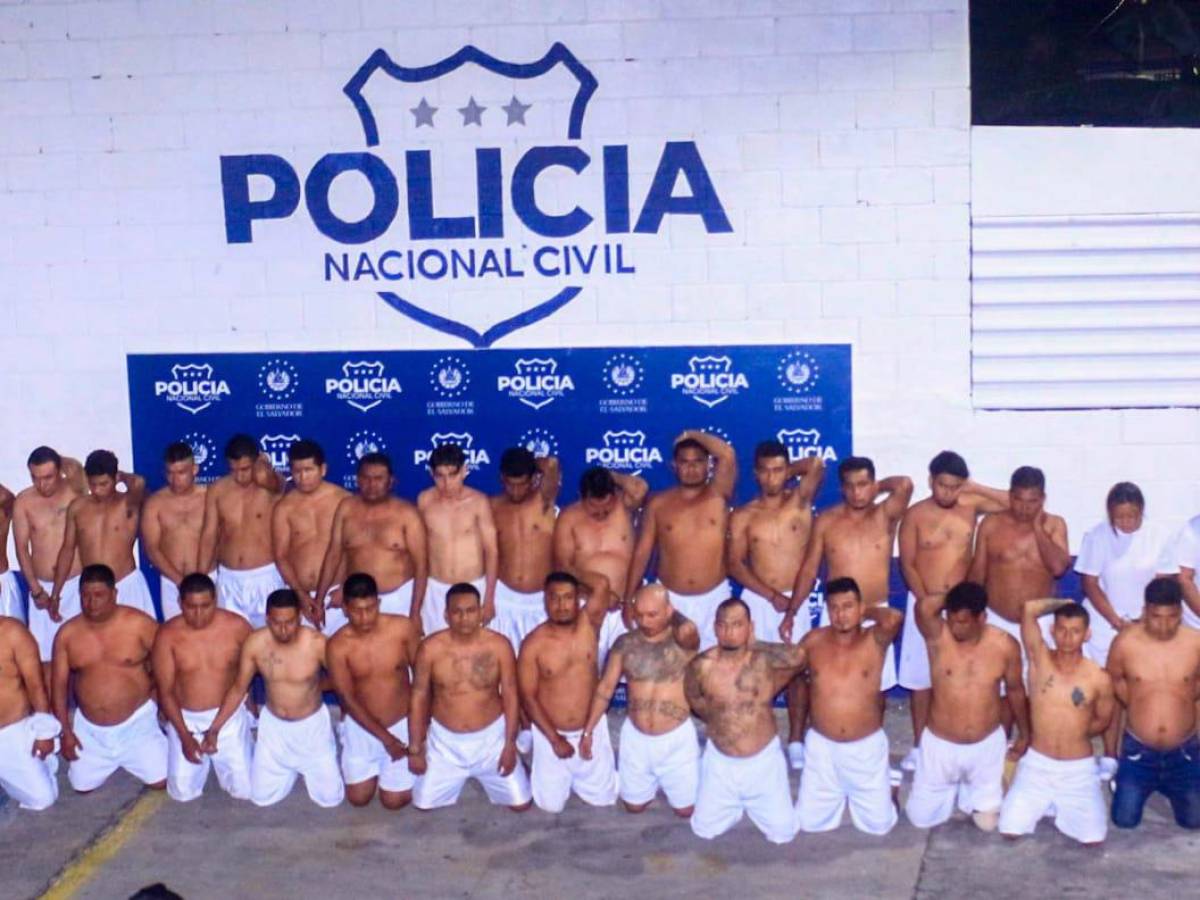 El Salvador construirá más prisiones ante oleada de detenciones de presuntos pandilleros