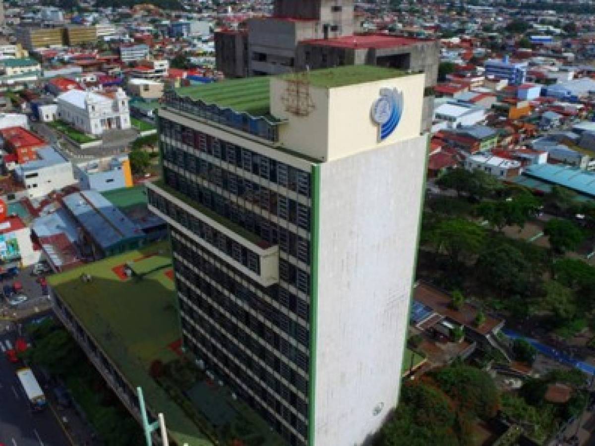 Estudio de la UCR propone retrasar la jubilación en Costa Rica hasta los 70 años