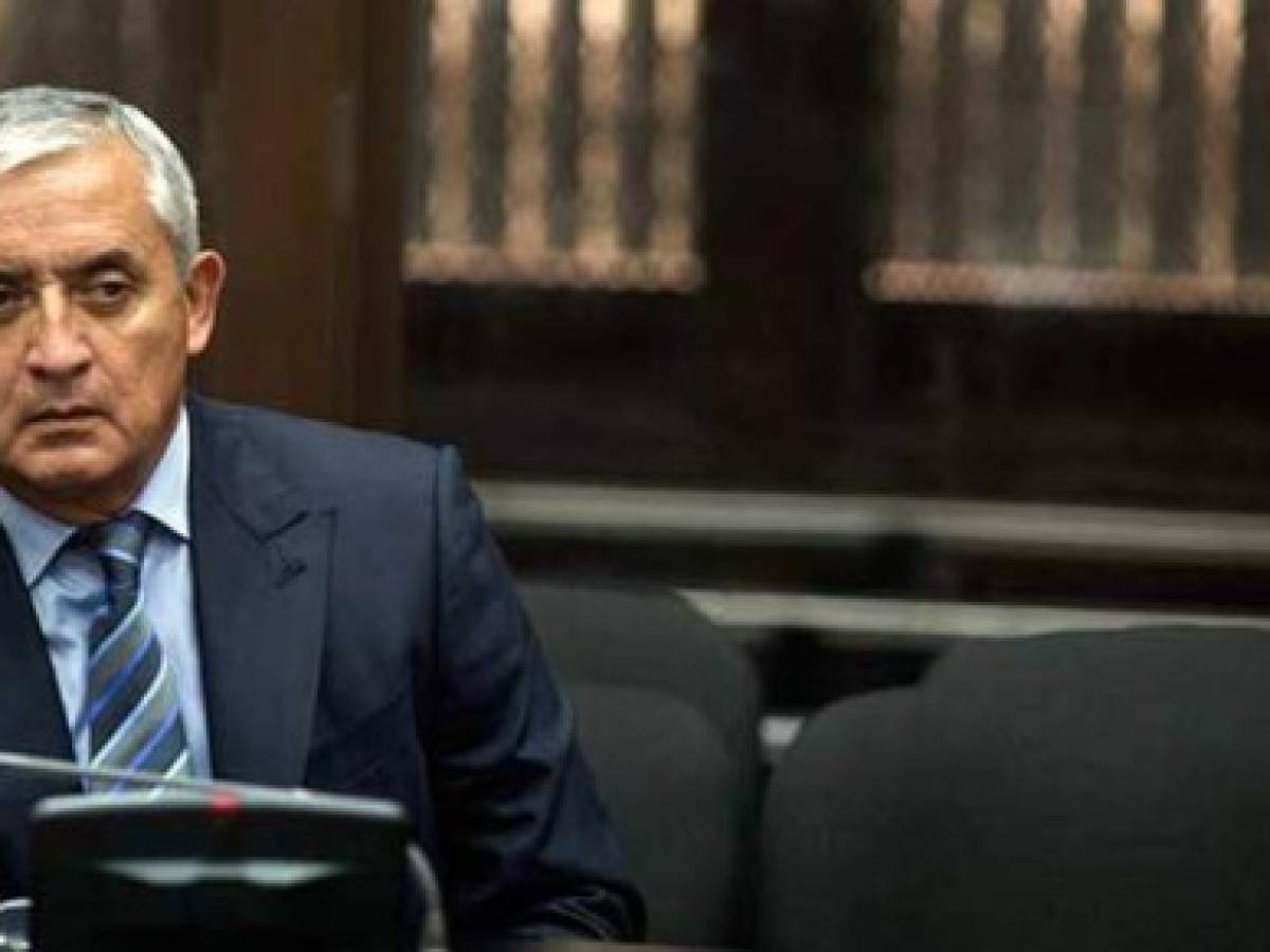 Congelan a Otto Pérez Molina seis cuentas bancarias por US$692.000