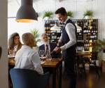 <i>Ante el aumento de clientes y la necesidad de reforzar la presencia de las marcas en los puntos de venta, la gestión estratégica del talento se convierte en un factor clave para aprovechar la demanda. Foto de iStock</i>