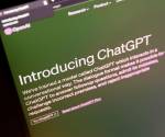 <i>Fotografía de archivo de un sector de una pantalla de un ordenador con la portada de ChatGPT, que lanzó una nueva familia de modelos de inteligencia artificial (AI) optimizados para destacar en la programación, llamados GPT 4.1. EFE/Rayner Peña</i>