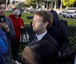<i>La firma dirigida por el magnate Mark Zuckerberg dijo que sus inversiones en IA están generando rendimientos tangibles. EFE/EPA/CHRIS TORRES</i>
