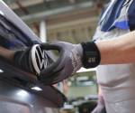 <i>Volkswagen quiere producir mayor volumen de ventas por cada modelo con menores costes y mejor tecnología. (Alemania) EFE/EPA/CHRISTOPHER NEUNDORF</i>