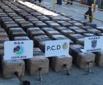 <i>Fotografía cedida por el Ministerio de Seguridad de Costa Rica donde se muestra tres toneladas de cocaína decomisadas este viernes, en el Pacífico costarricense. EFE/ Ministerio de Seguridad de Costa Rica</i>