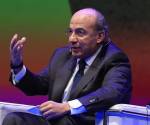 <i>El ex presidente Calderón participó en el cuarto Foro América Libre, celebrado en Ciudad de México. (Foto: EFE)</i>