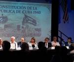 <b>La recuperación de los principios fundamentales de la Constitución de 1940 servirá de marco para una transición democrática basada en instituciones legítimas, asegura la diáspora cubana. (Foto: EFE)</b>