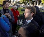 <i>Mark Zuckerberg, director ejecutivo de Meta Platforms, llega para comparecer ante el tribunal en el Tribunal Superior del Condado de Los Ángeles en el centro de Los Ángeles, California, EE. UU. EFE/EPA/CHRIS TORRES</i>