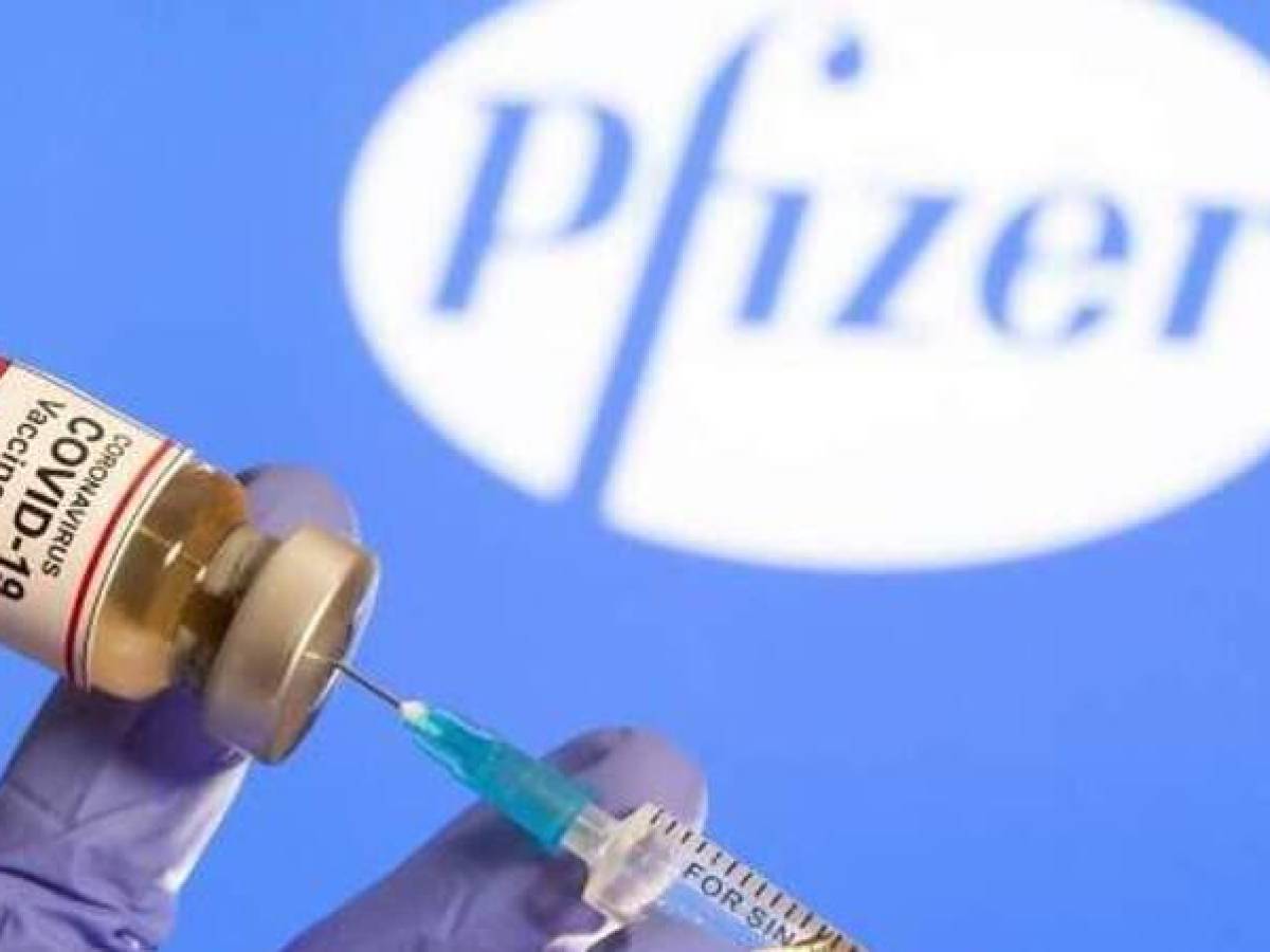 Pfizer ofrece tratamientos contra COVID-19 al costo a países más pobres