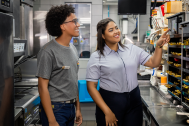 <i>Arcos Dorados continúa contribuyendo al desarrollo del talento local y al fortalecimiento del empleo en Panamá. Foto de cortesía</i>
