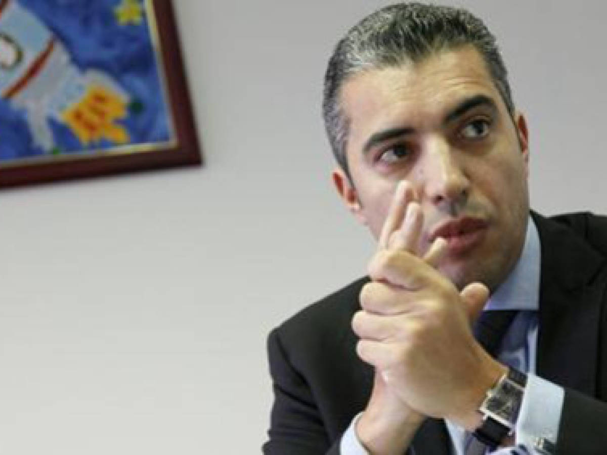 Crece escándalo en Costa Rica: renuncia director de Tributación
