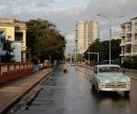 <i>El Centro de Estudios de la Economía Cubana, adscrito a la Universidad de La Habana, estima que el PIB del país se contrajo alrededor de 5% en 2025, el tercer año consecutivo de caída. (Foto: DW)</i>