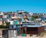 <i>En Latinoamérica y el Caribe se suman otras complicaciones, como la informalidad laboral, el déficit cualitativo de vivienda y dificultades para acceder a financiación. Foto de iStock</i>