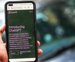 <i>Según la compañía, este nuevo chatbot tiene las mismas capacidades que el tradicional, pero está diseñado para ayudar a los adolescentes a aprender, resolver problemas y explorar nuevas ideas. Foto de iStock</i>
